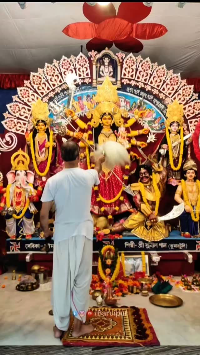 বারুইপুর শিবানী পীঠের দুর্গা প্রতিমার অপূর্ব রূপ: চলছে শে... - ছবি 18