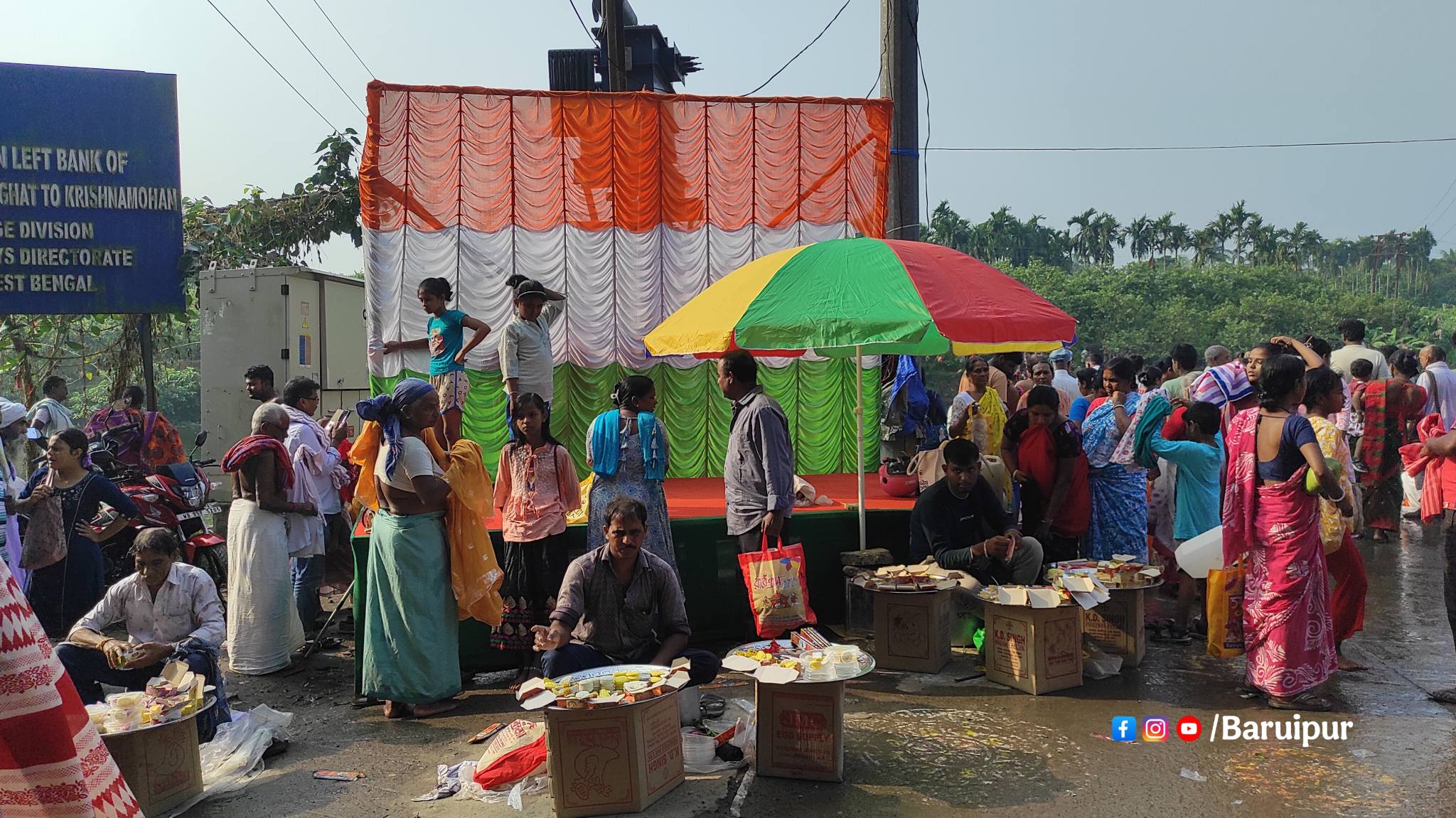 মহালয়ার সকালে বারুইপুর সদাব্রত ঘাটে আদি গঙ্গার তীরে তর্পণ। - ছবি 5