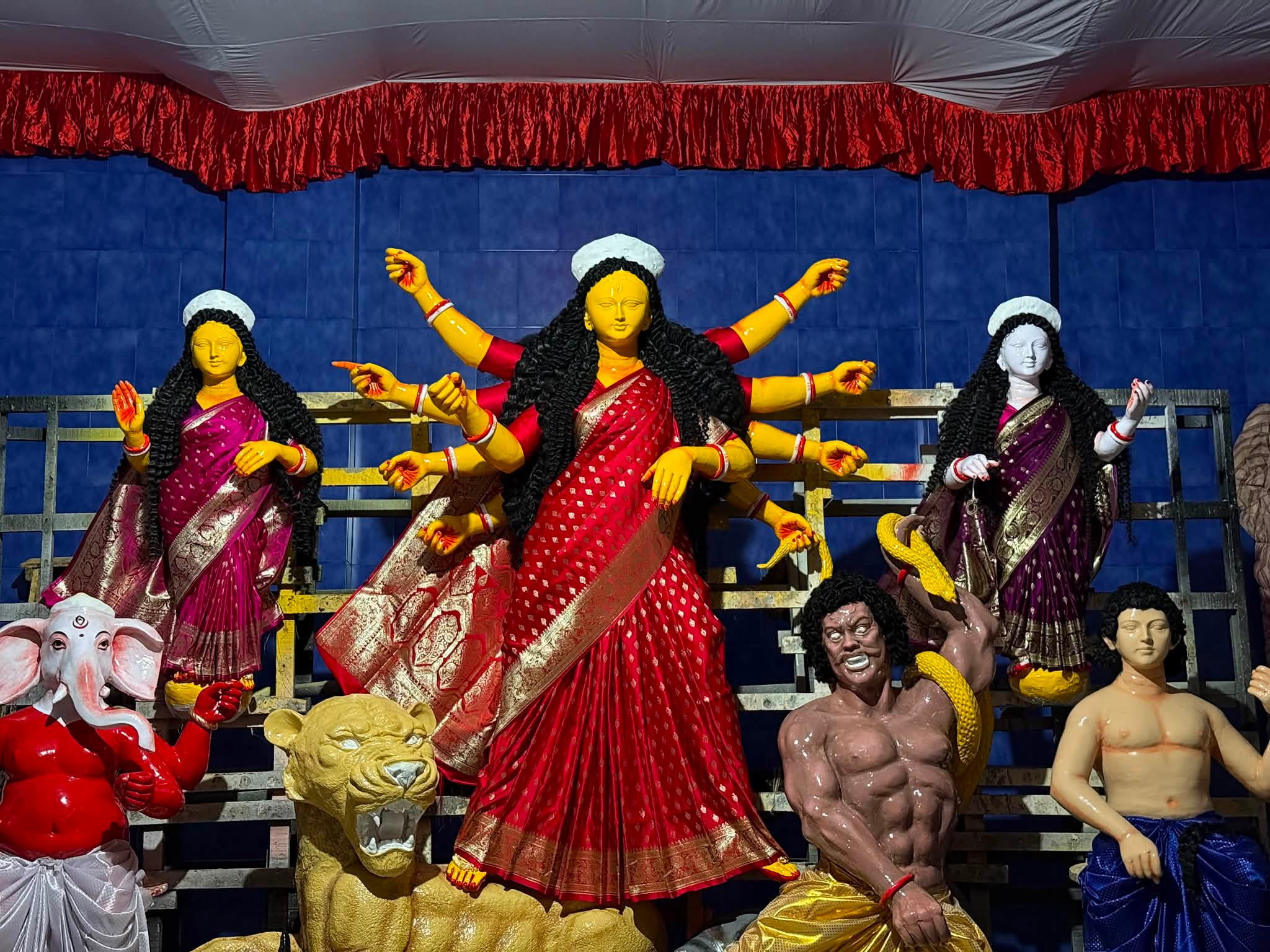 বারুইপুর শিবানী পীঠে দুর্গাপুজোর প্রস্তুতি - আর মাত্র একট... - ছবি 4