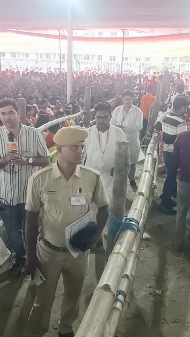 বারুইপুর নিউ ইন্ডিয়ান গ্রাউন্ডে বিরোধী দলনেতা শুভেন্দু অ... - ছবি 4