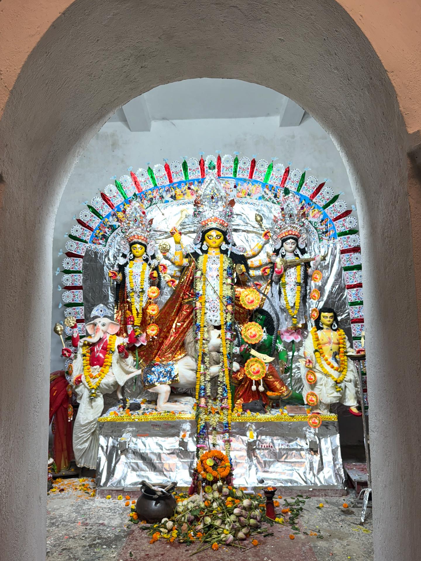 বারুইপুর চৌধুরী জমিদার বাড়ির ৩০০ বছরের প্রাচীন দুর্গাপুজ... - ছবি 4