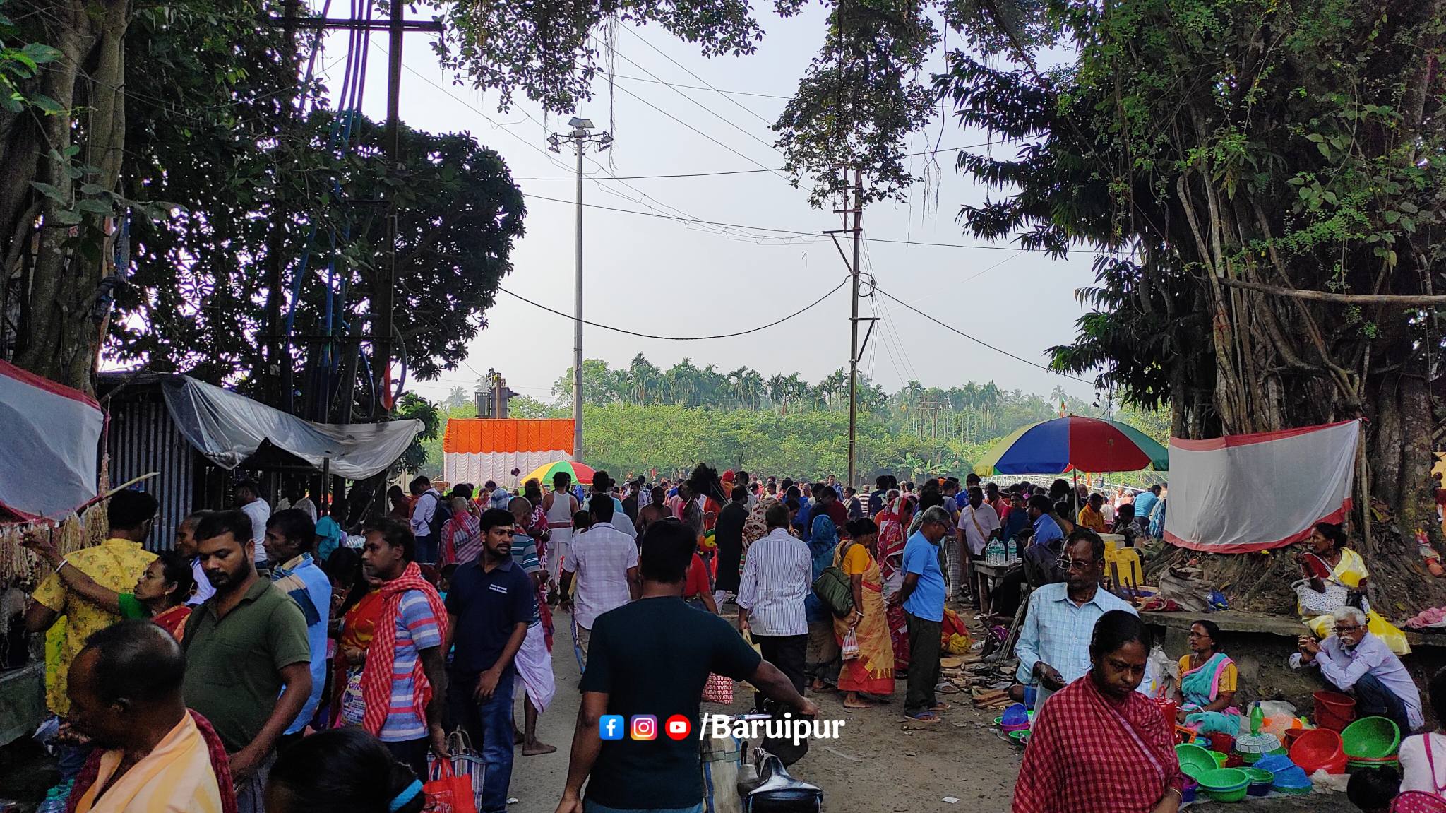 মহালয়ার সকালে বারুইপুর সদাব্রত ঘাটে আদি গঙ্গার তীরে তর্পণ। - ছবি 3